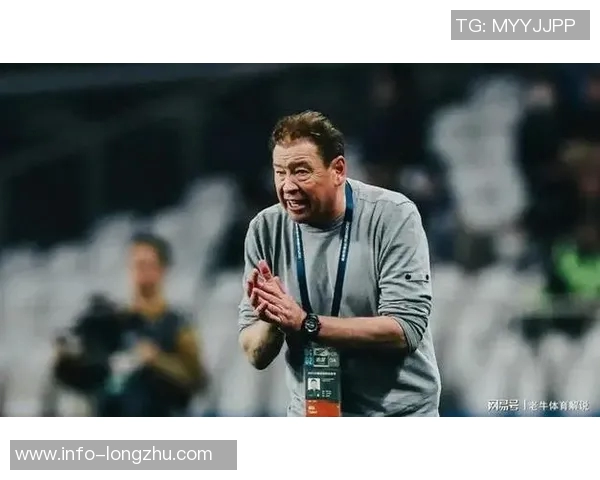 申花八次射门无果与蔚山战平阿苏埃错失单刀争议判罚引热议