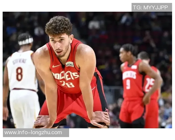 马龙称申京如约基奇般成为球队进攻核心角色展现出色表现 马龙称申京如约基奇般成为球队进攻核心角色展现出色表现