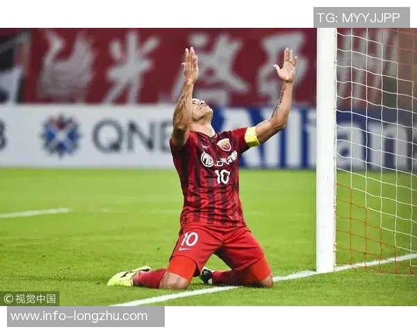 胡尔克39岁仍锋芒毕露生涯853场贡献667球海港年薪1180万创造130球佳绩