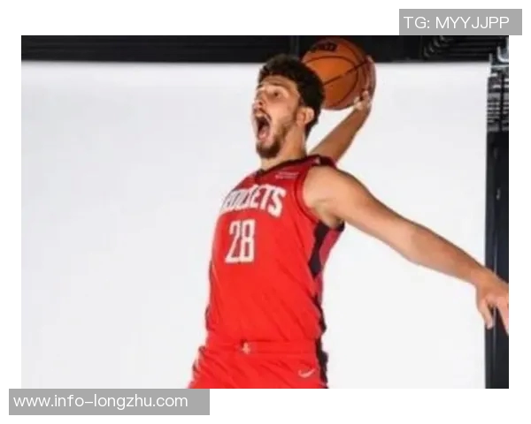 火箭篮板率创历史新高亚当斯前场板率领跑联盟