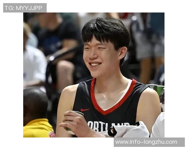 杨瀚森连续五场未出场媒体分析耐心等待机会的重要性