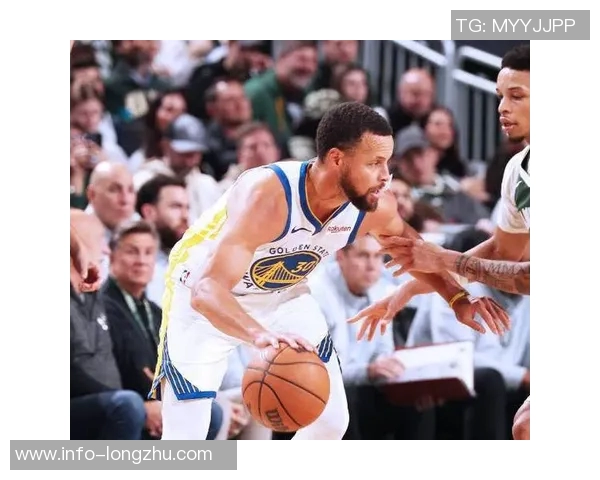 罗林斯火力全开11投8中三分球完美4投4中砍下25分助攻与抢断双双上双