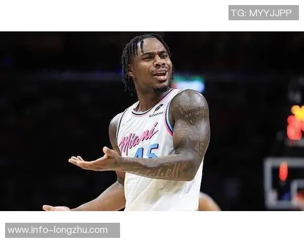 米切尔半场表现抢眼13投6中并罚球8中7砍下21分7篮板3助攻2抢断