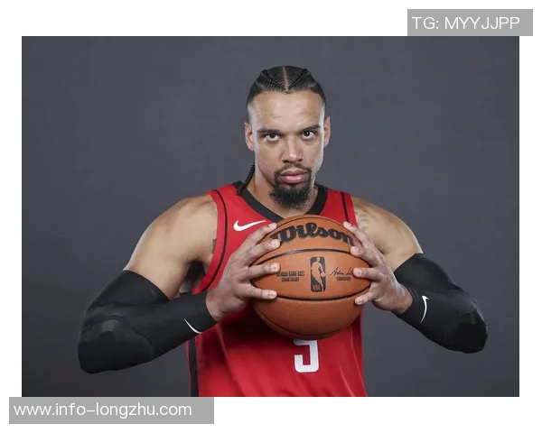 布克谈狄龙与老詹恩怨史称喜欢看到这种激烈场面